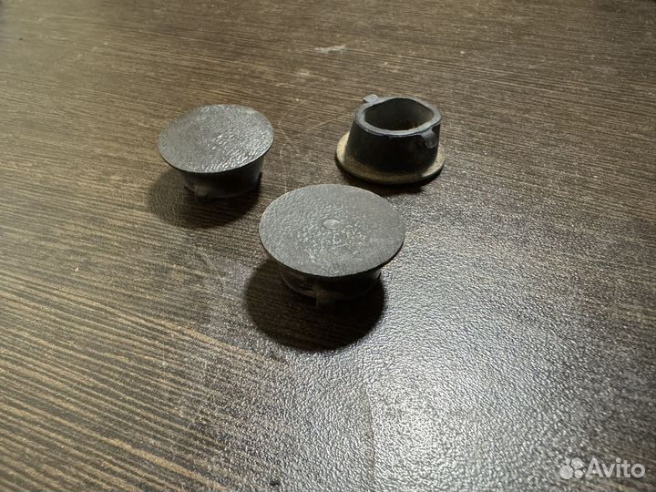 Sym Jet 4 заглушки болтов пола