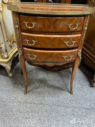 Тумбочка из массива