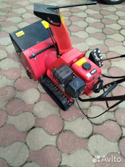 Снегоуборщик Honda HS622 гусеничный