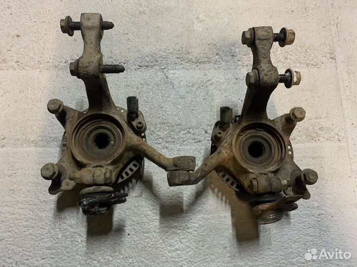 Поворотный кулак Volkswagen Passat b4