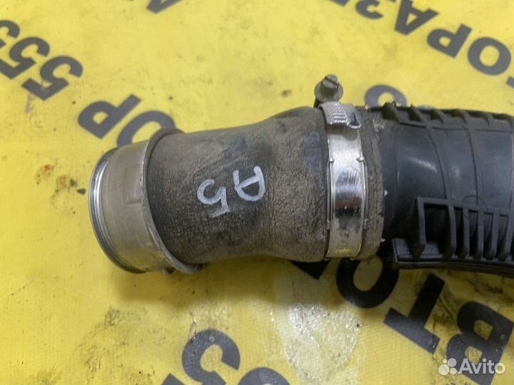 Патрубок интеркулера Skoda Octavia A5