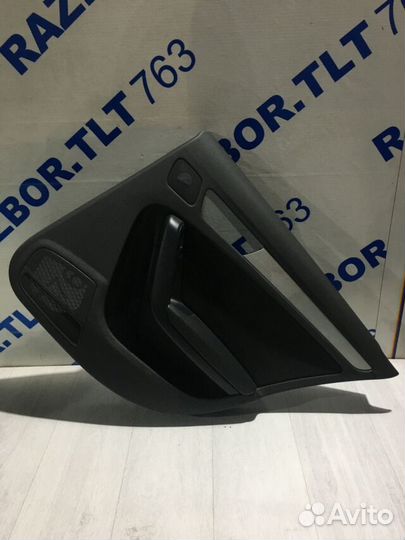 Обивка задней двери audi A4 b8