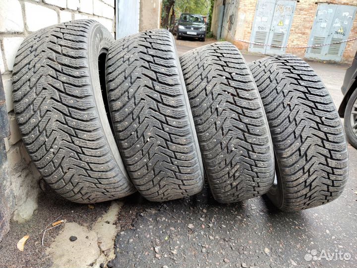 Nokian Tyres Hakkapeliitta 8 215/55 R16