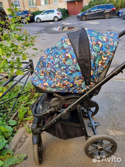 Прогулочная коляска