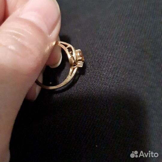 Золотое кольцо с цитрин и бриллиантом