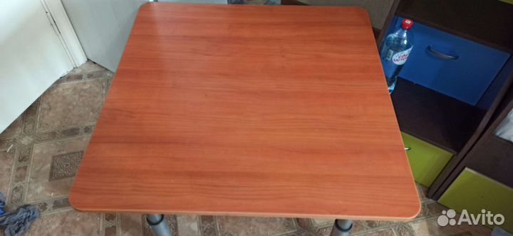 Детский стол квадратный регулируемый