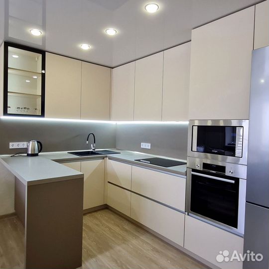 Кухня угловая на заказ.мдф фасады