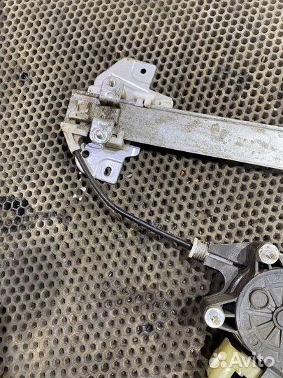 Стеклоподъёмник задний левый Киа Рио 2 Rio Седан