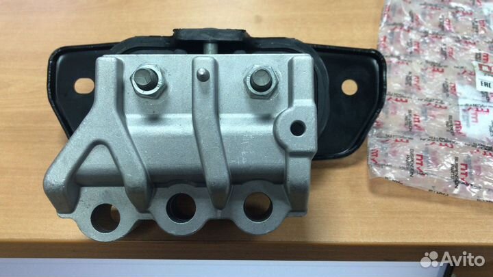 Подушка двигателя chrysler voyager 07