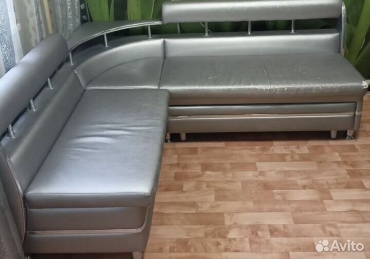 Кухонный уголок со спальным местом