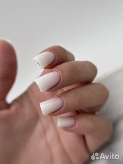 Нужна модель на маникюр