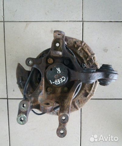 Кулак задний правый Kia Ceed 1 ED