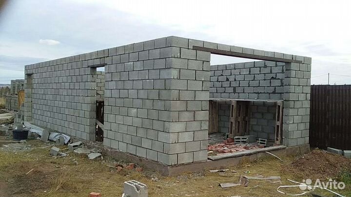 Бригада строителей