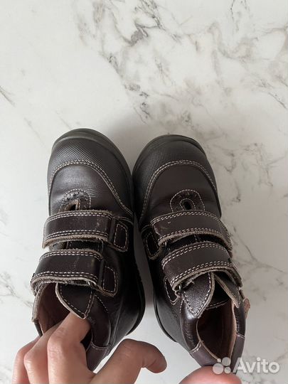 Ботинки кожаные 24