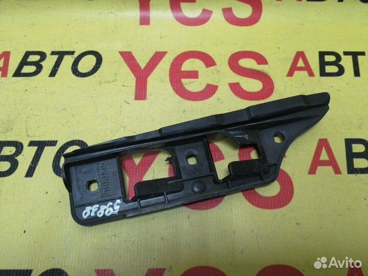 Крепление бампера переднее левое Volkswagen Golf