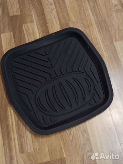 Автомобильные коврики резиновые универсальные