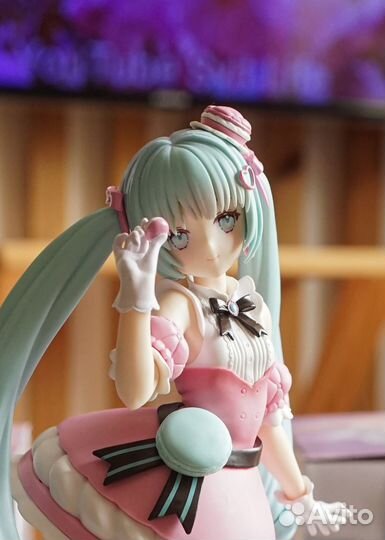 Аниме фигурка Hatsune Miku Macaron
