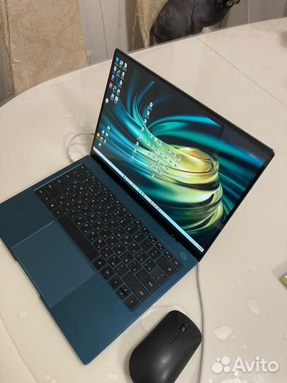 Huawei Matebook X Pro (+ мышь и зарядка)