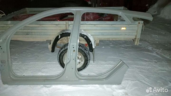 Панель боковая кузова левая Веста