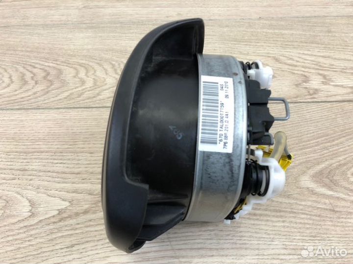 Подушка безопасности в руль Vw Touareg 7P