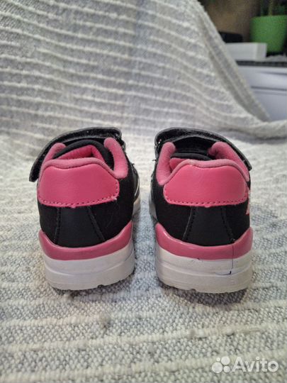 Кроссовки для девочки, 20