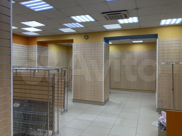 Торговая площадь, 1300 м²