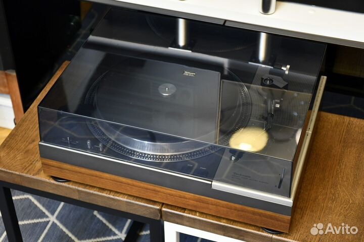 Проигрыватель винила Technics SL-1100