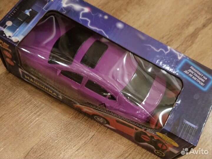 Игрушка машина гоночная на пульте управления