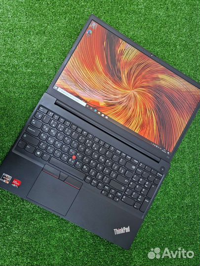 Lenovo Thinkpad E15 FullHD Ryzen 5 5500u/8gb/512gb