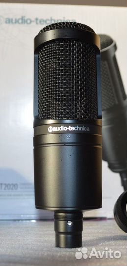 Микрофон для звукозаписи Audio-Technica AT2020