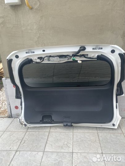 Задняя крышка багажника kia sorento 2020-2023