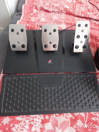 Игровой руль 900 градусов с кпп 3 педали