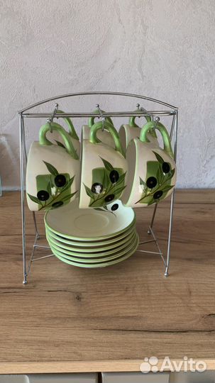 Набор чашек с блюдцами