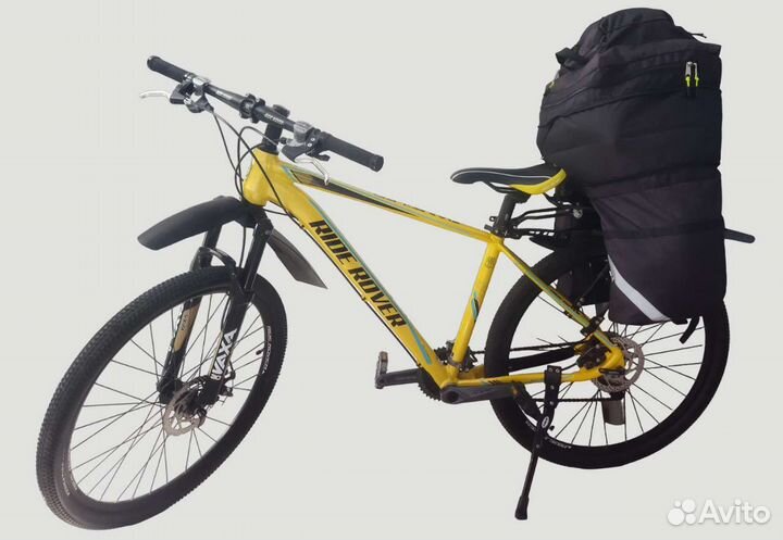 Классный горный велосипед с велорюкзаком