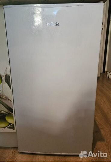 Холодильник BBK RF-090, белый (требует ремонта)