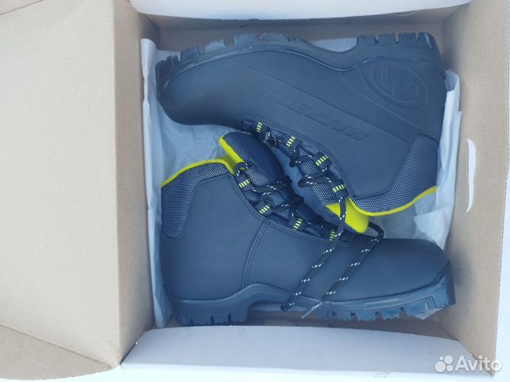 Лыжные ботинки, 38 размер