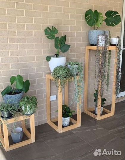 Подставка для цветов деревянная