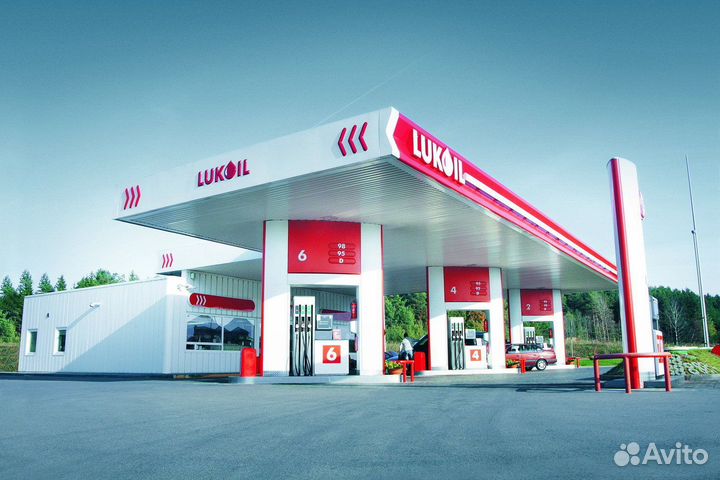 Заправщик на АЗС 50243