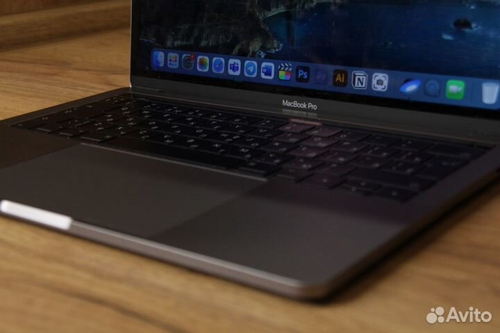 Macbook Pro 13 2017г. 512гб (с тачбаром)