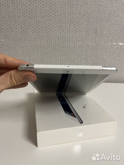 iPad mini 64GB White