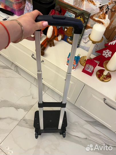 Тележка на колесиках