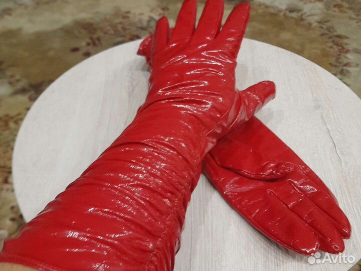 Перчатки новые лаковые натуральная кожа