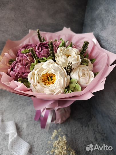 Букет из зефирных цветов. Пионы и тюльпаны