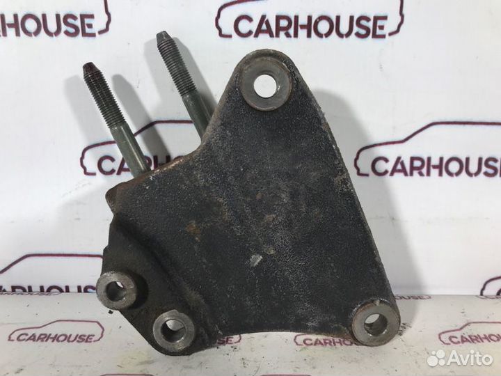 Кронштейн двигателя передний левый Mitsubishi