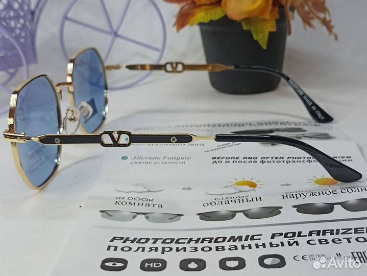 Солнцезащитные очки Valentino 0145