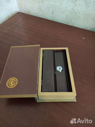 Шкатулка - книга с замком