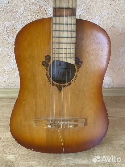 Гитара шестиструнная