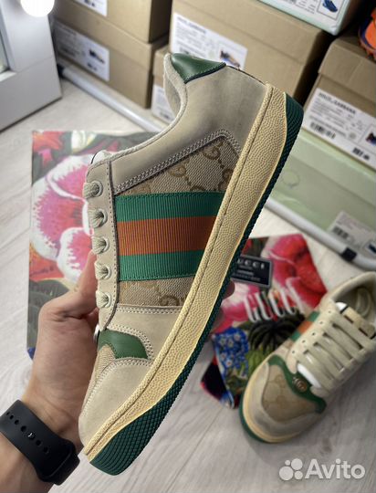 Товарный остаток брендовой одежды футболки кофты