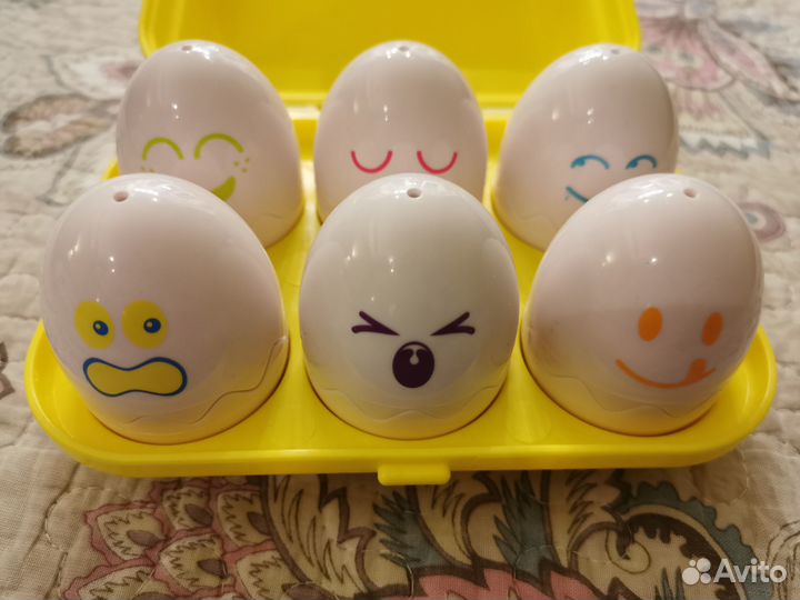 Развивающая игрушка Сортер Tomy Найди яйцо