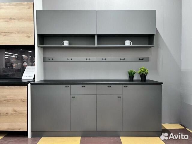 Кухонный гарнитур готовый